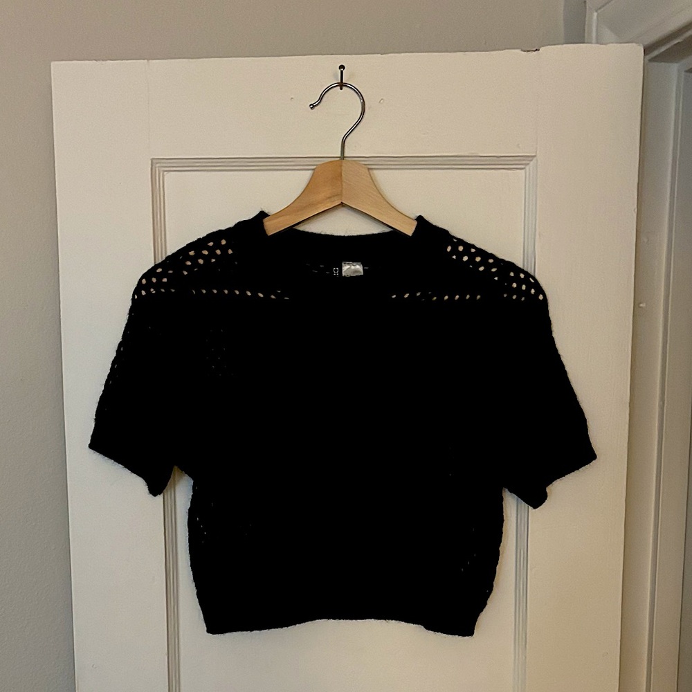Open Knit Short Sleeve Cropped Sweater - Black Small